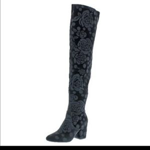 LAST CHANCE 🎉 Black Velvet Heeled Boots